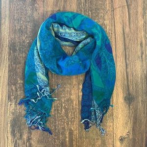 Women’s scarf